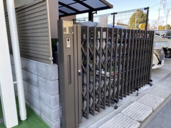 東京都足立区のポストとアコーディオンのリフォーム工事